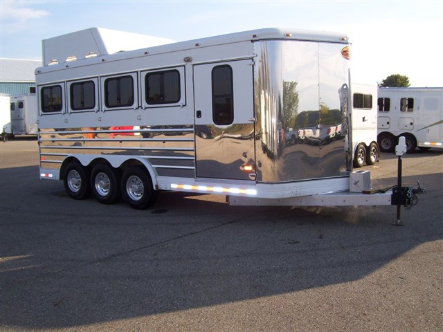 2009 Sundowner 725 Series 4 Horse trailer BP