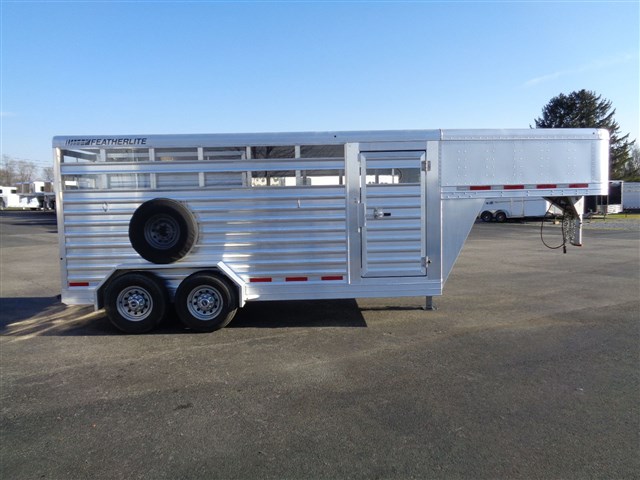 2014 Featherlite 8117 16 Stock